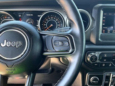 Used 2018 Jeep Wrangler Unlimited Sport S AWD/4WD image 18