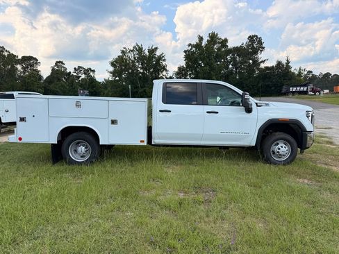 New 2025 GMC Sierra 3500 Pro w/ Convenience Package AWD/4WD image 6