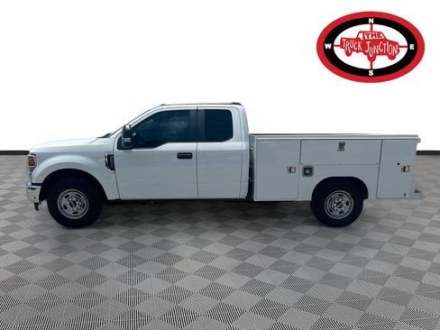 Used 2022 Ford F250 XL w/ Power Equipment Group RWD image 4