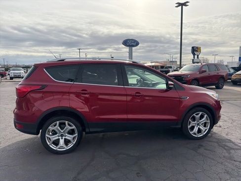 Used 2019 Ford Escape Titanium image 4