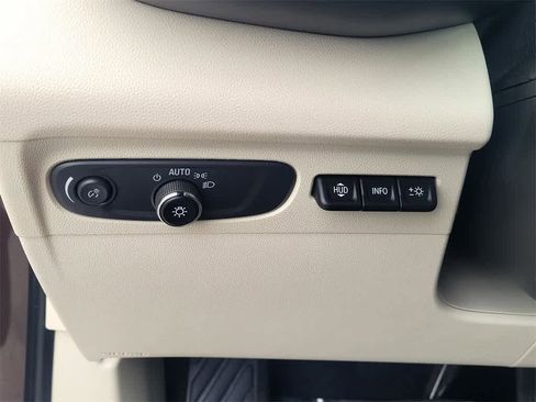 Used 2023 Buick Envision Avenir image 20