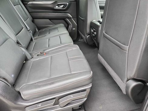 Used 2024 Chevrolet Suburban RST AWD/4WD image 17