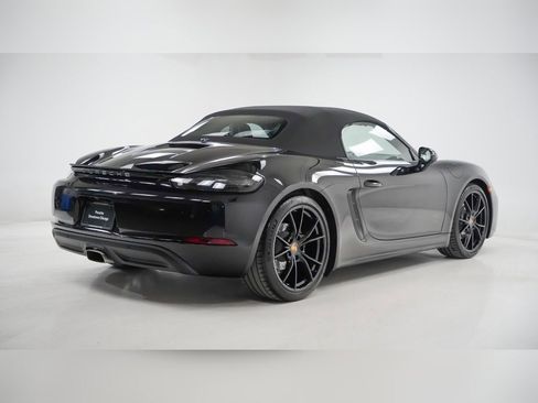 Certified 2025 Porsche 718 Boxster image 10