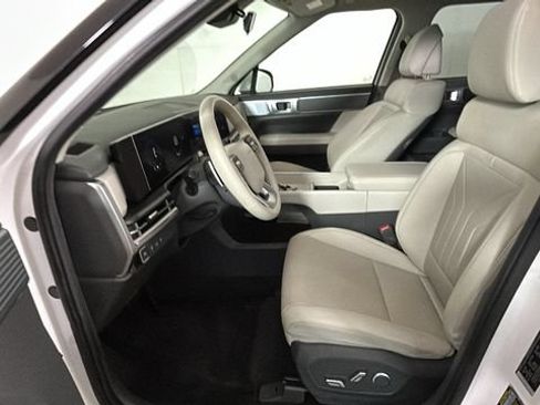 Used 2024 Hyundai Santa Fe SEL FWD image 11