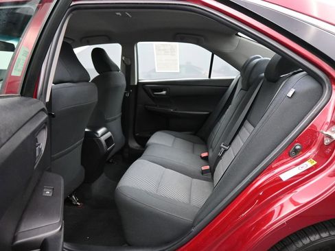 Used 2017 Toyota Camry LE image 12