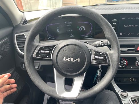 Used 2026 Kia Seltos LX AWD/4WD image 19