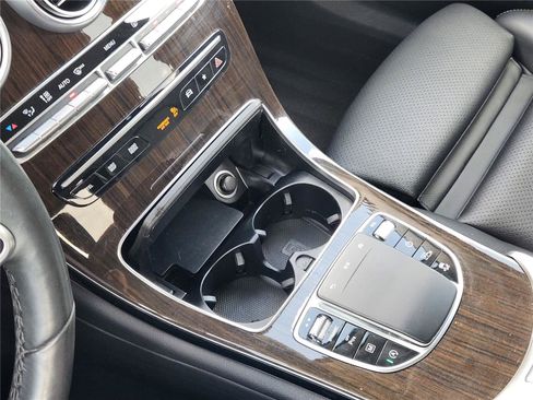 Used 2021 Mercedes-Benz GLC 300 4MATIC image 17