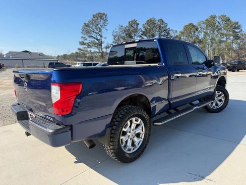 Used 2016 Nissan Titan SL image 4