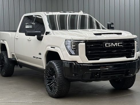 Used 2026 GMC Sierra 2500 AT4X w/ LPO, Black Badging Package AWD/4WD image 7
