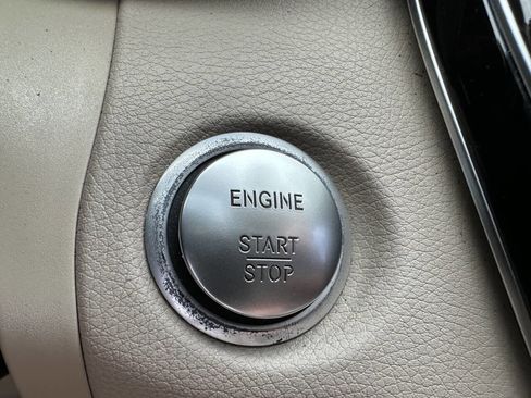 Used 2015 Mercedes-Benz C 300 4MATIC Sedan image 30