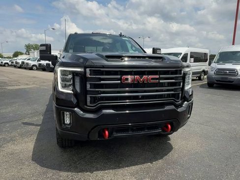 Used 2023 GMC Sierra 2500 AT4 w/ AT4 Preferred Package AWD/4WD image 3