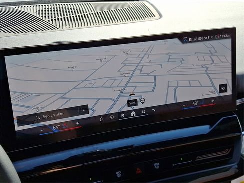 Used 2025 BMW 530i xDrive w/ Premium Package image 3