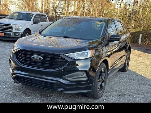 Used 2022 Ford Edge SE w/ Black Appearance Package image 3
