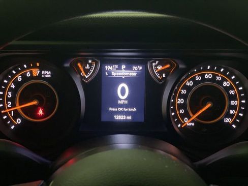 Used 2025 Jeep Gladiator Sport image 17