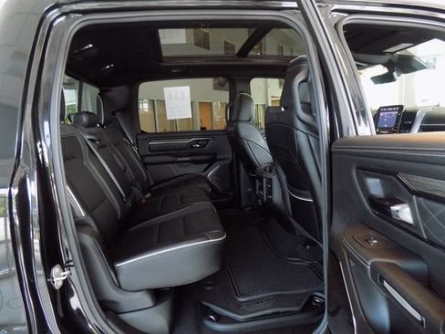 Used 2025 RAM 1500 Limited AWD/4WD image 42