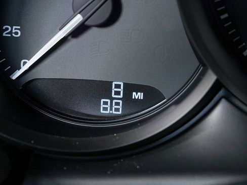 New 2026 Porsche Macan GTS image 9