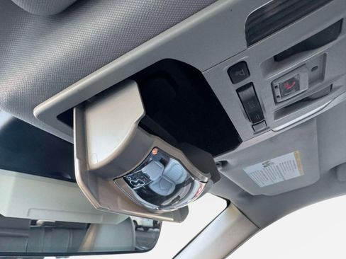 Used 2021 Toyota Highlander XLE image 34