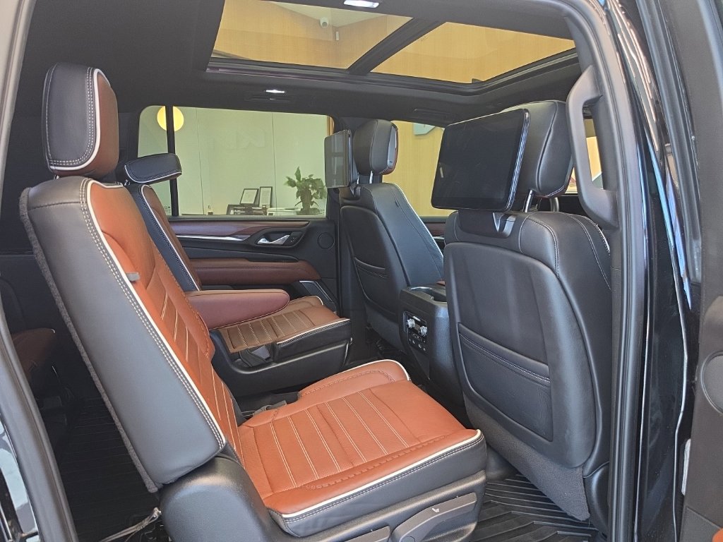Used 2023 GMC Yukon XL Denali Ultimate AWD/4WD image 61