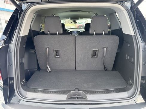 Used 2023 GMC Acadia SLE w/ Driver Convenience Package image 32