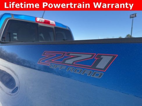 Used 2022 Chevrolet Colorado Z71 image 11