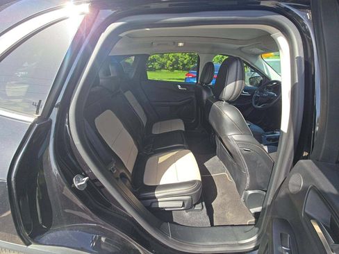 Used 2021 Ford Escape Titanium w/ Titanium Elite Package AWD/4WD image 11