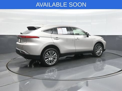 Used 2021 Toyota Venza XLE w/ Softex Package AWD/4WD image 7