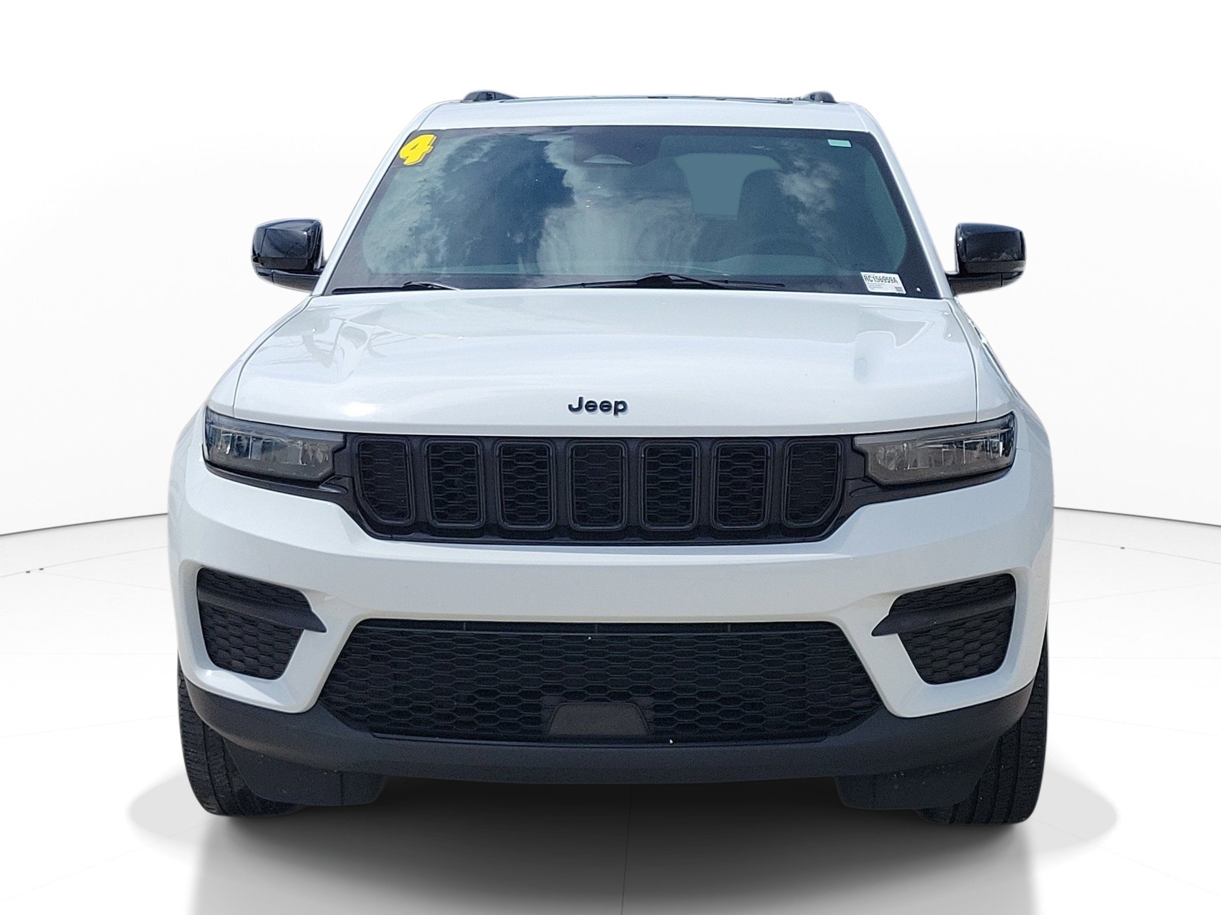 Used 2024 Jeep Grand Cherokee Altitude RWD image 2