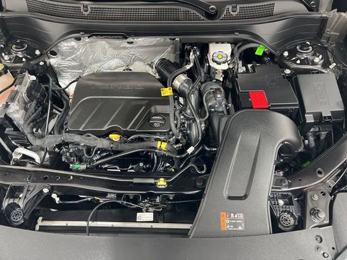 Used 2025 Chevrolet Trax RS w/ Driver Confidence Package image 25