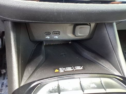 Used 2025 Buick Envista Avenir FWD image 13