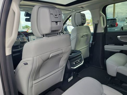New 2026 Ford Expedition Max Platinum AWD/4WD image 13