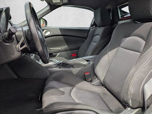 Used 2011 Nissan 370Z Roadster image 17