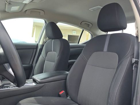Used 2023 Nissan Sentra SV FWD image 21