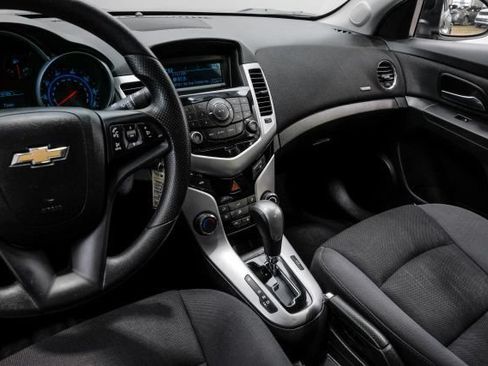 Used 2015 Chevrolet Cruze LT FWD image 24