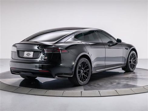 Used 2022 Tesla Model S Plaid image 5