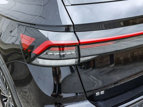 New 2026 Volkswagen Taos SE image 9