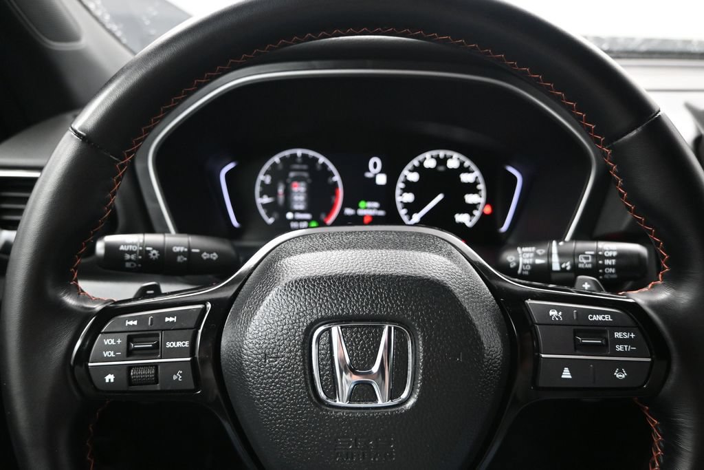 Used 2025 Honda Pilot Sport image 14