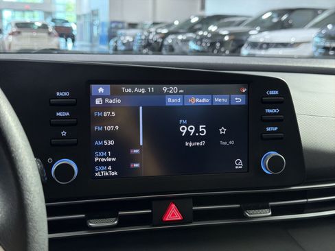Used 2023 Hyundai Elantra SEL w/ Cargo Package FWD image 32