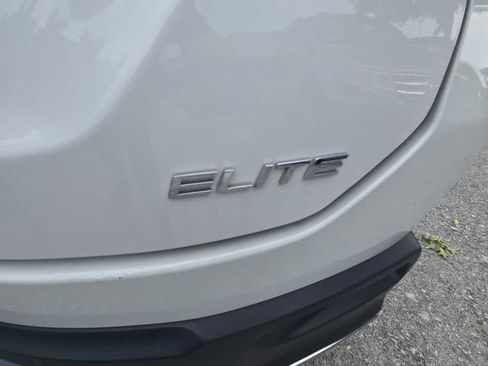 Used 2023 Honda Pilot Elite image 11