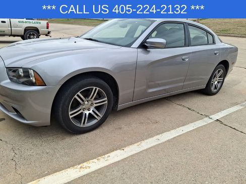Used 2014 Dodge Charger SE w/ Connectivity Group image 1
