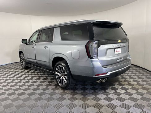 New 2026 Chevrolet Suburban High Country AWD/4WD image 3