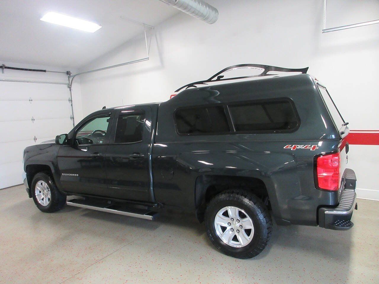 Used 2017 Chevrolet Silverado 1500 LT w/ All Star Edition AWD/4WD image 4