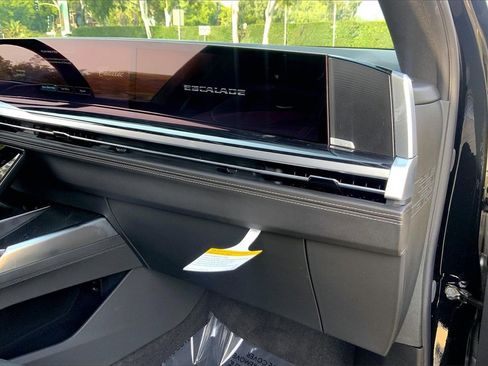 New 2026 Cadillac Escalade Sport image 33