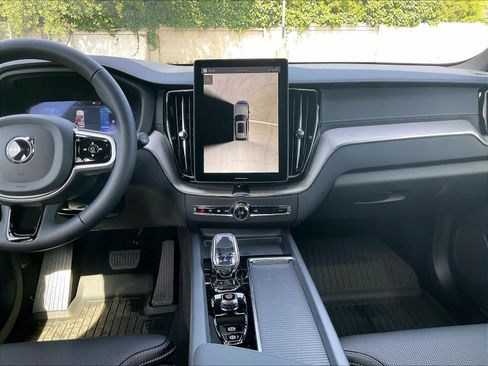 New 2026 Volvo XC60 B5 Ultra w/ Climate Package AWD/4WD image 9