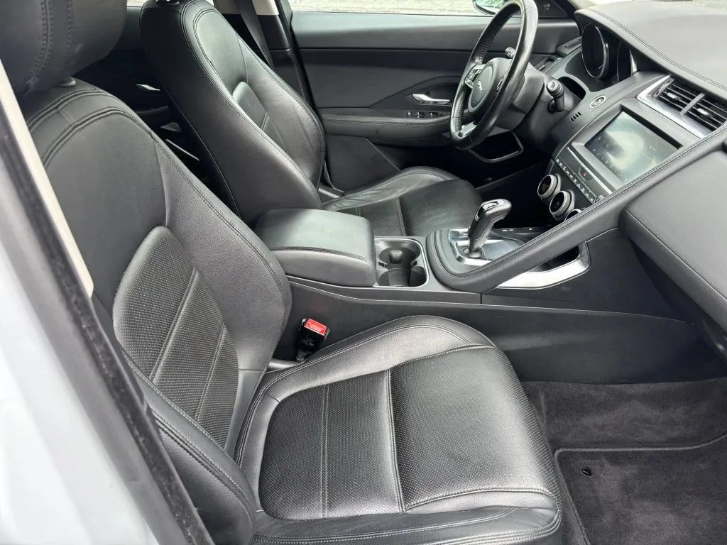 Used 2018 Jaguar E-PACE S AWD/4WD image 19