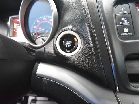 Used 2018 Dodge Journey SXT w/ Connectivity Group FWD image 14