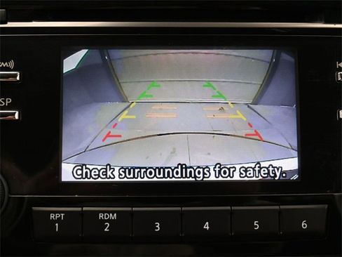 Used 2017 Nissan Rogue SV image 22