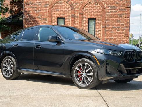 Used 2024 BMW X6 M60i AWD/4WD image 3