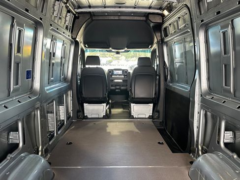 New 2025 Mercedes-Benz Sprinter 2500 image 14