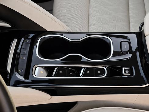 Certified 2021 Buick Envision Avenir FWD image 25