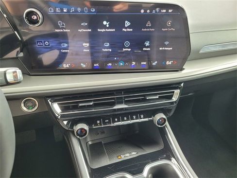 New 2025 Chevrolet Traverse LT w/ Driver Confidence Package image 17